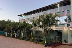 HOTEL GOLDEN GALAXY AND RESTAURANT, Koyananagar