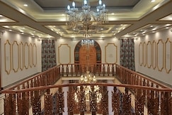 Villa Vista (The Pink House), Budgam