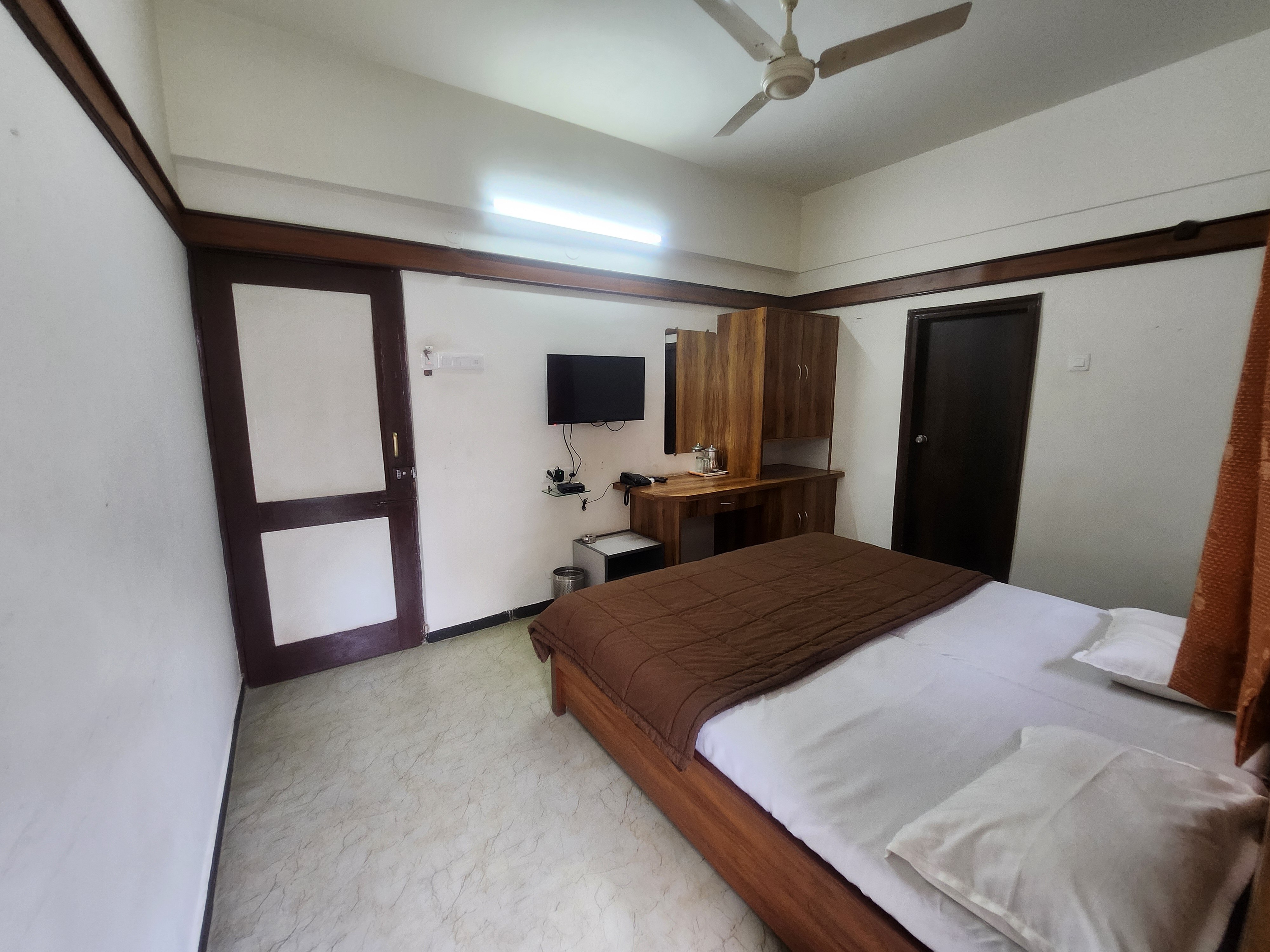 Hotel Ashwin Lodging & Boarding 3