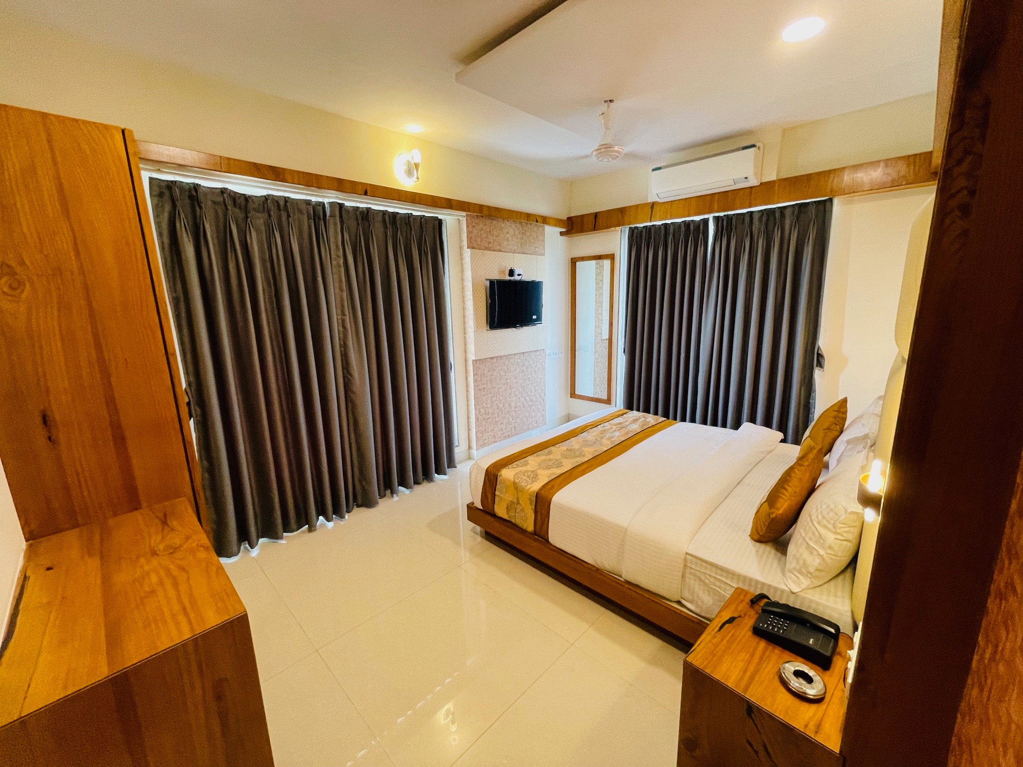 Arma Suites and Apartment - Tap to explore photos