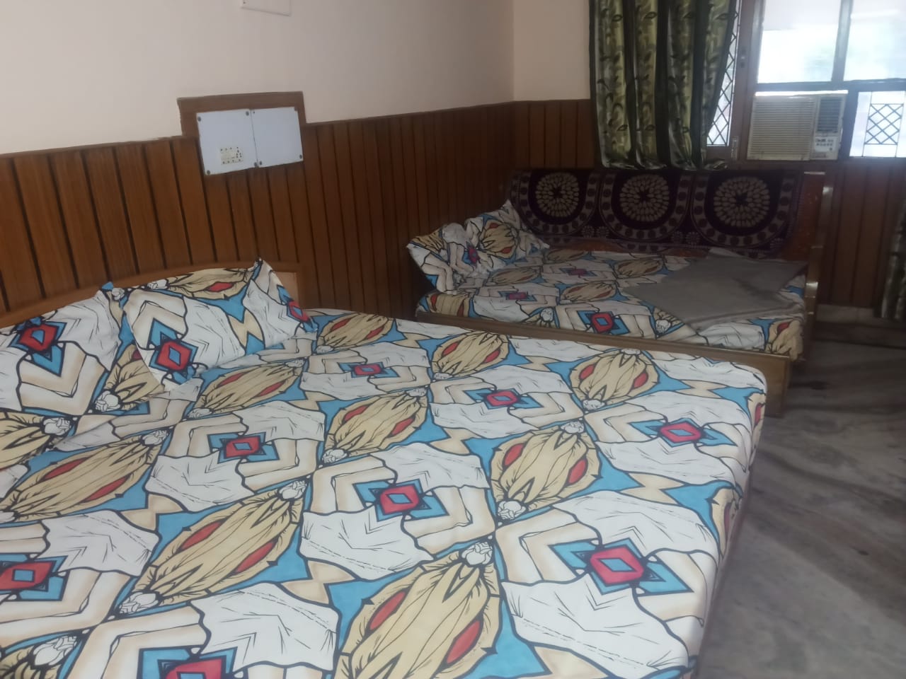 Hotel Rajpal Guest House - Tap to explore photos