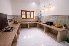 Luxury Private Villa with Lawn Next to Expo Mart, Greater Noida