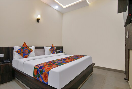 FabHotel Moon Trip - Nr MAX Hospital