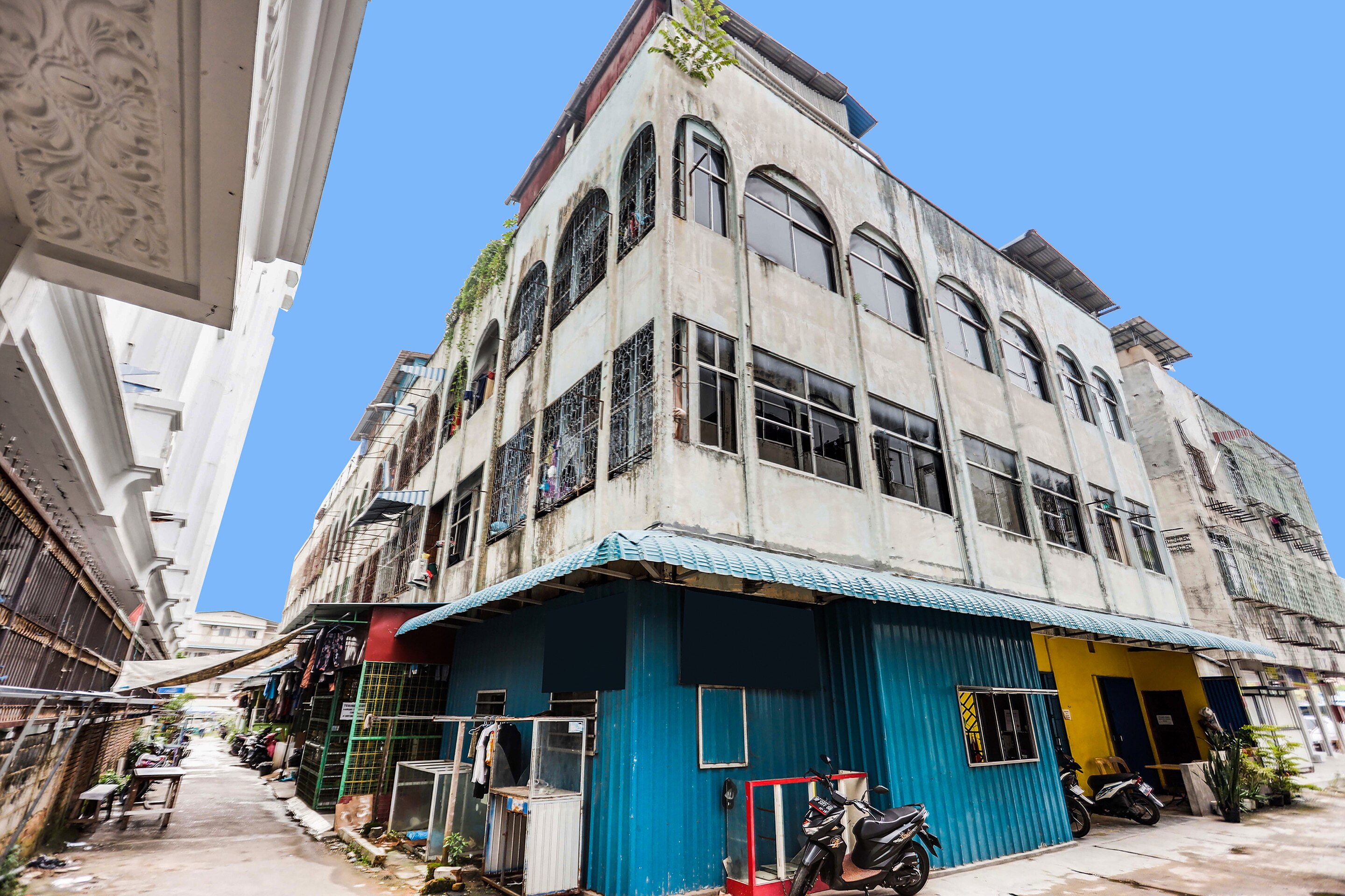 SPOT ON 91792 Solo Baru 2 Homestay Syariah - Tap to explore photos