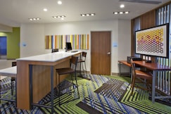 Holiday Inn Express & Suites South Hill, Nash