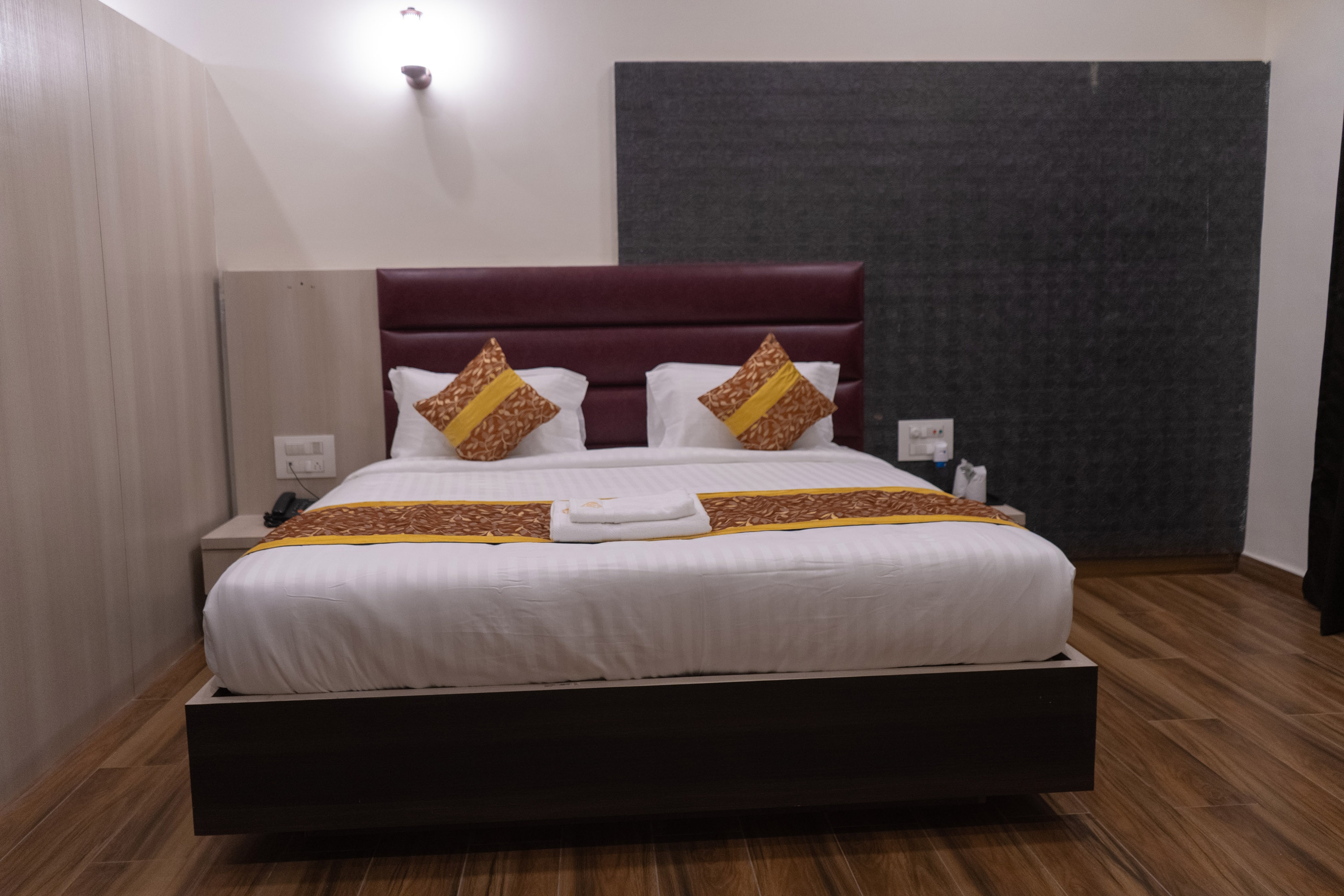 HOTEL THE GRAND RADHE SHYAM - Tap to explore photos