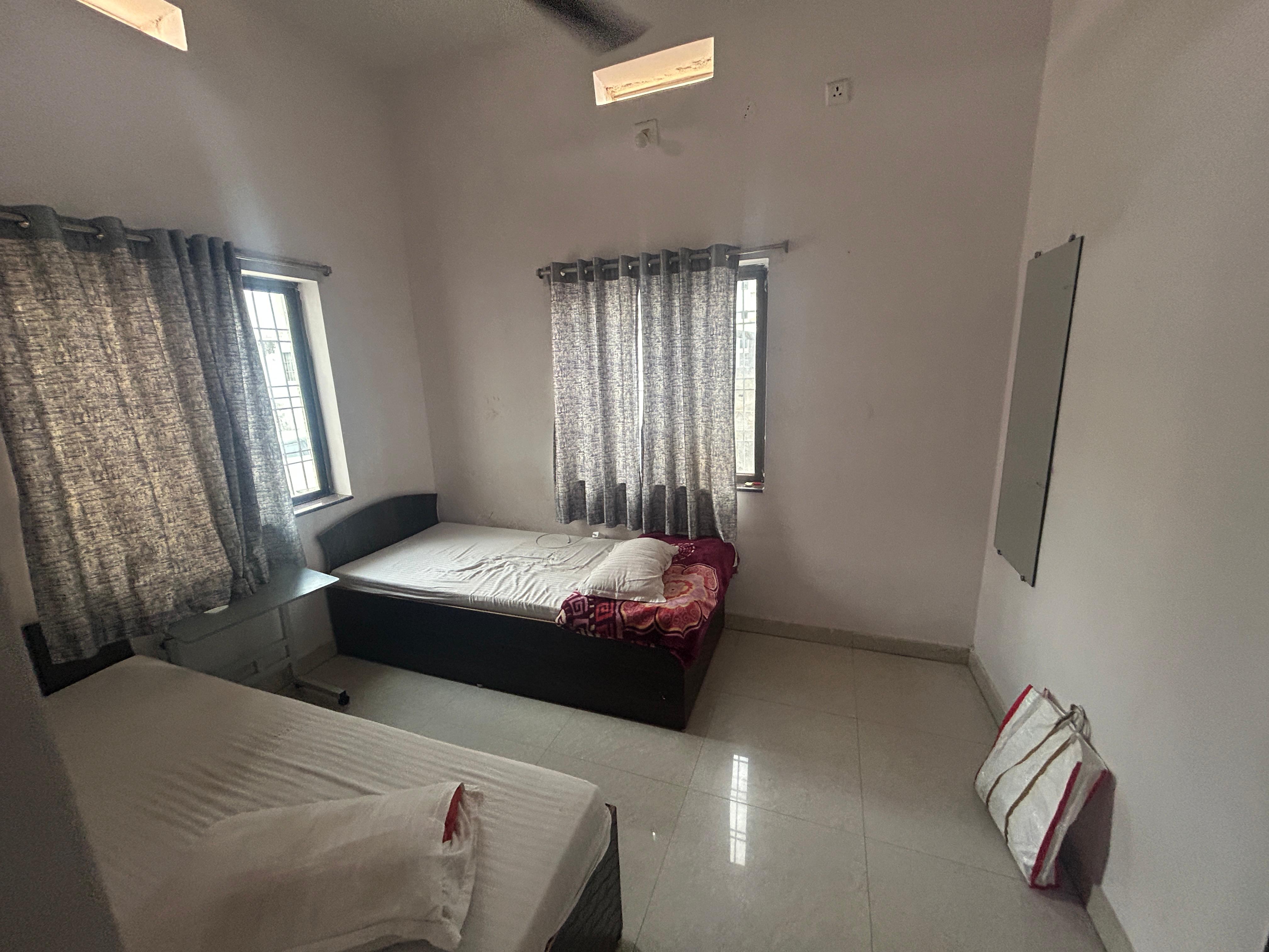 Ayushi Guest House - Tap to explore photos