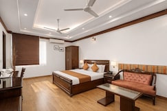 Hotel Clark Heights, Delhi