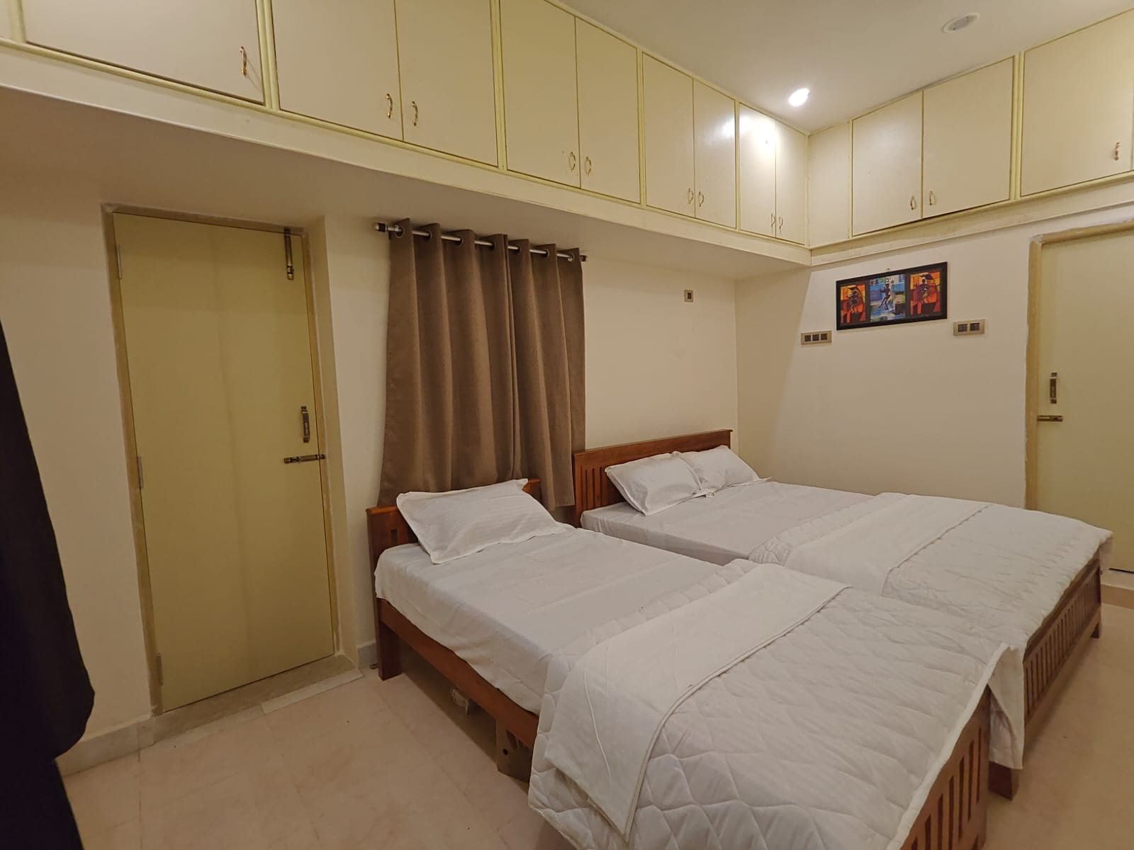 Jayam Guesthouse - Tap to explore photos
