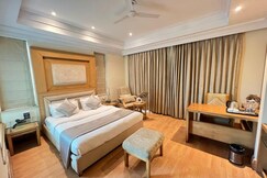 Luxotic Stays Gurgaon - Bathtub Rooms, Gurgaon