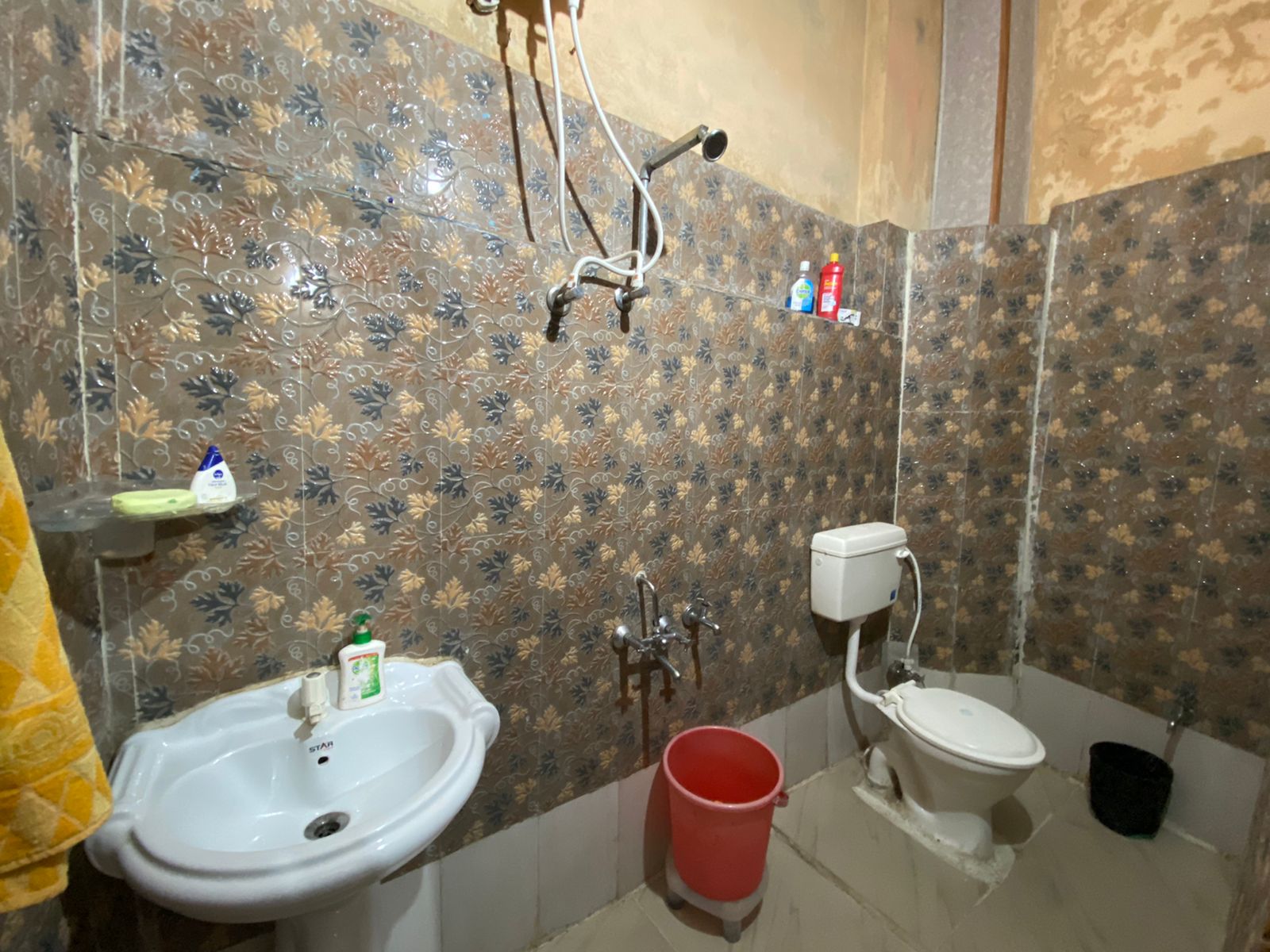 Height View Homestay - Tap to explore photos