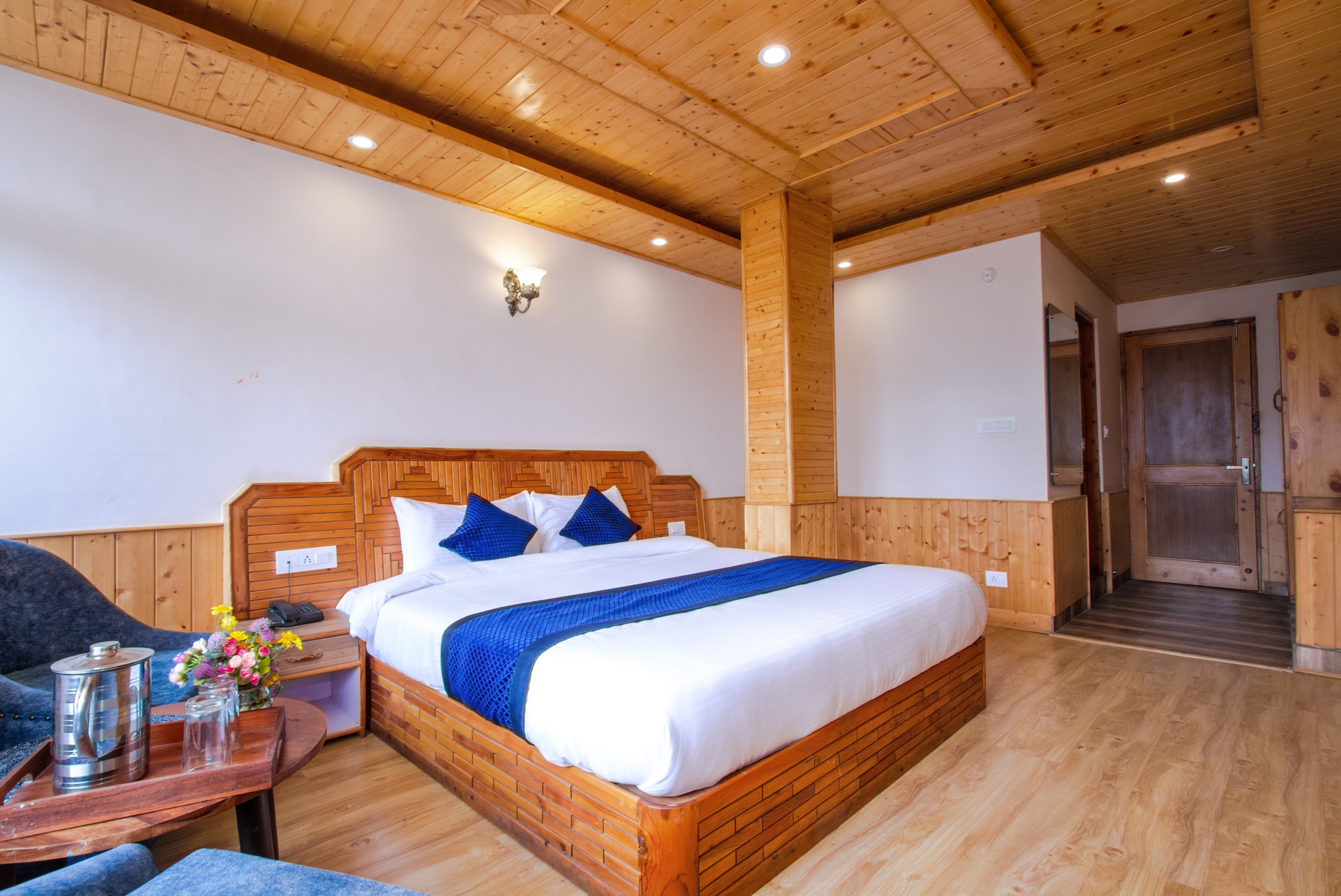 Hotel Kanyal Hills - Tap to explore photos