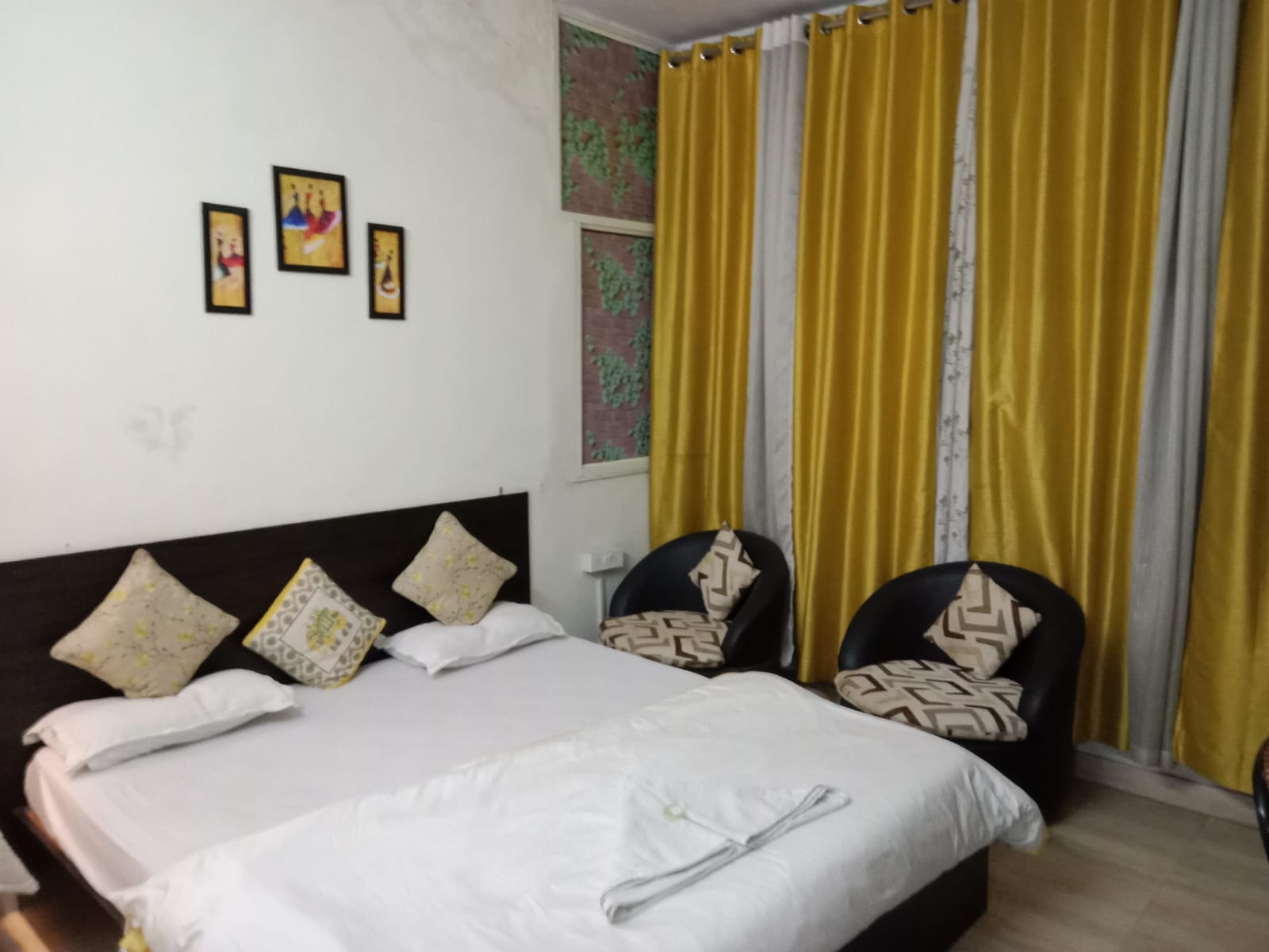 Cozy Nama Apartments in Green Park Near AIIMS - Tap to explore photos