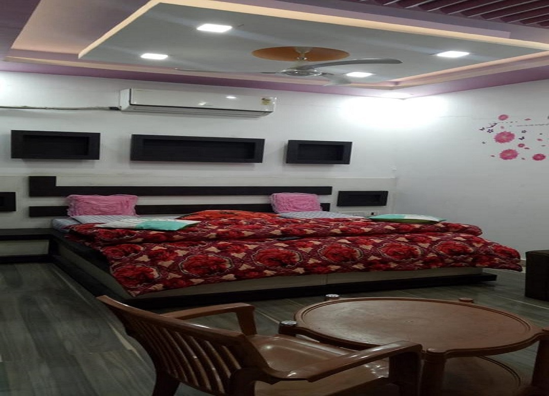 Hotel Paryag - Tap to explore photos