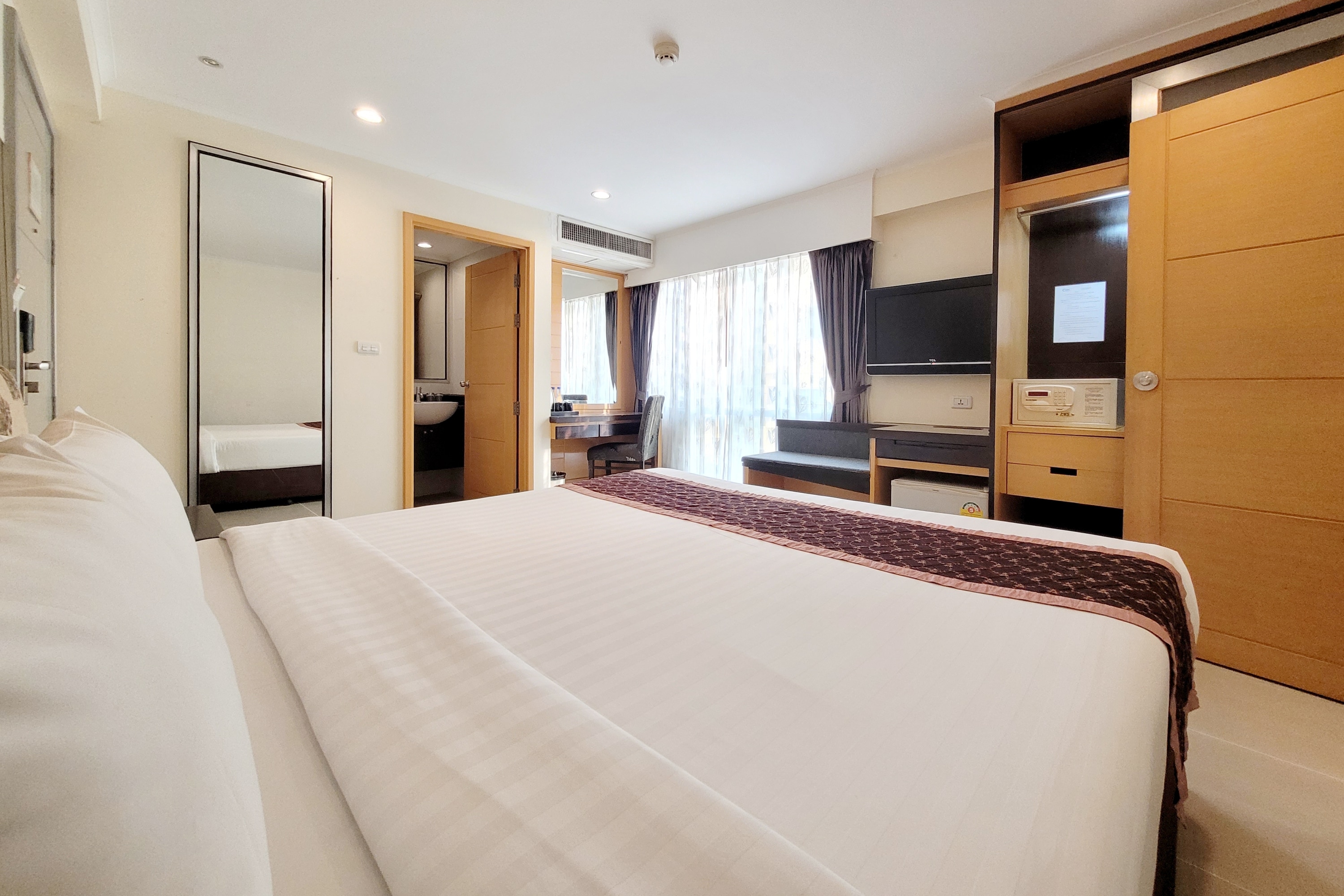 Citin Pratunam Bangkok by Compass Hospitality - Tap to explore photos