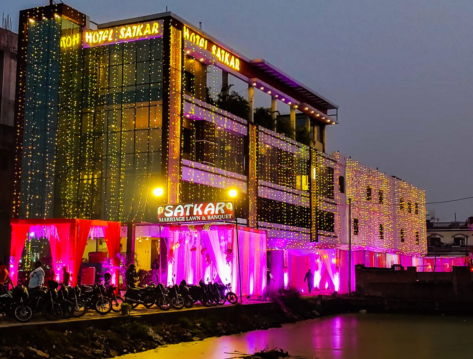 Hotel Satkar - Tap to explore photos