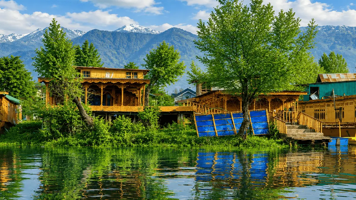 Houseboat Baktoo Premium Palace, Srinagar