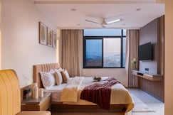Hotel Serenova, Pune