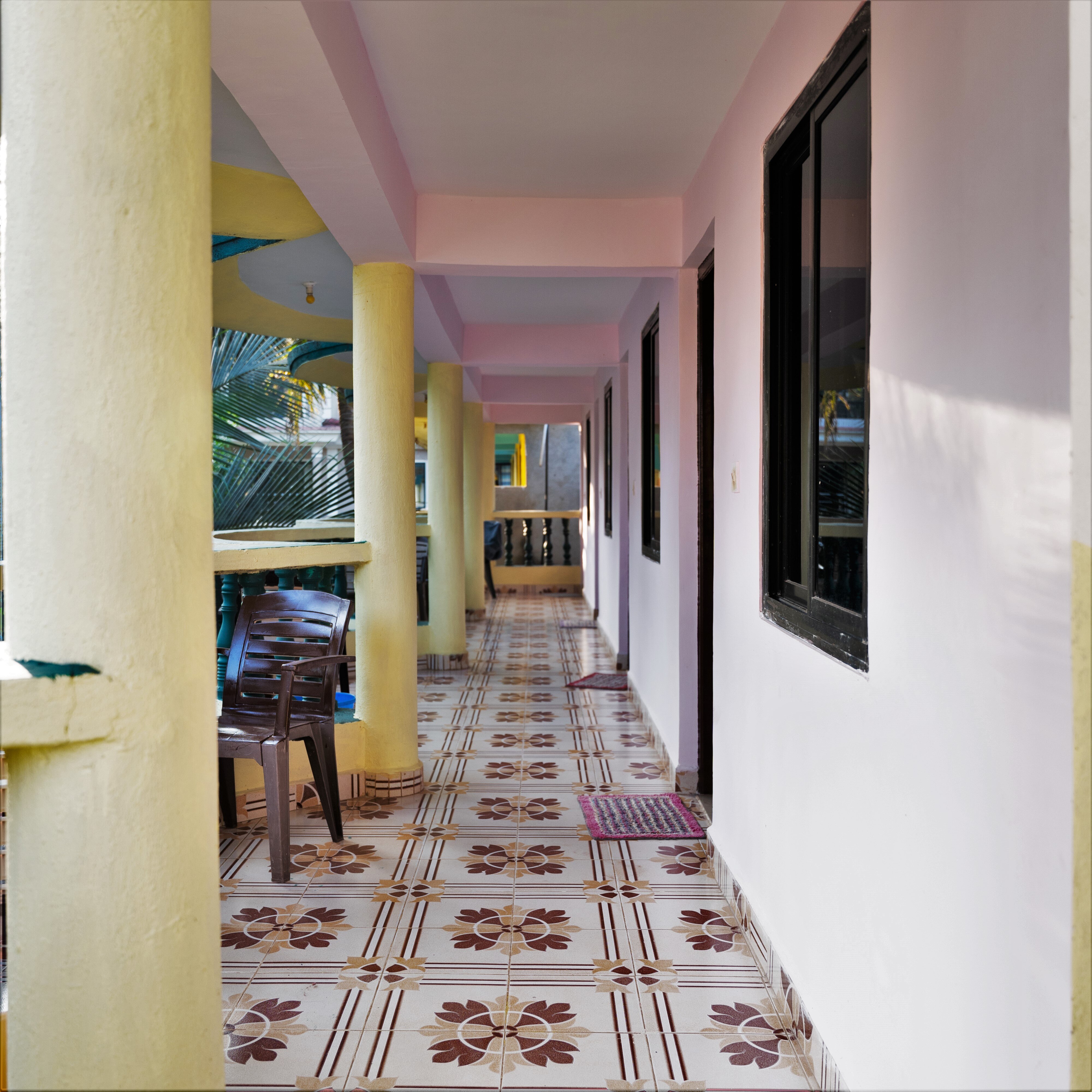 IVON Guest House - Tap to explore photos
