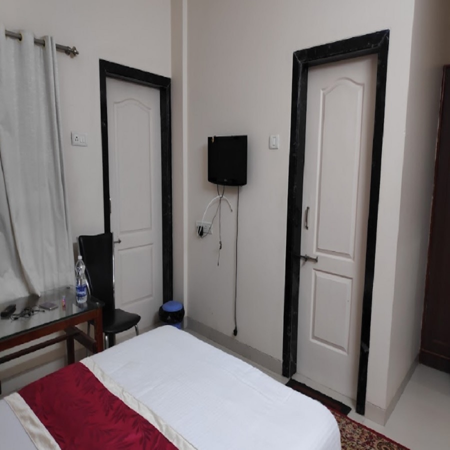 Hotel Sitara Inn - Tap to explore photos