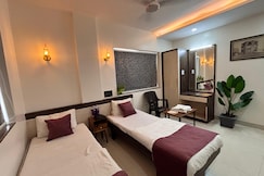 Hotel Rau Loadging, Ahilyanagar