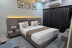 Hotel R Town, Vadodara