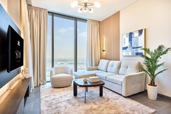 Luxury 1BR Holiday Home CB 2601 Near Burj Khalifa, Dubai