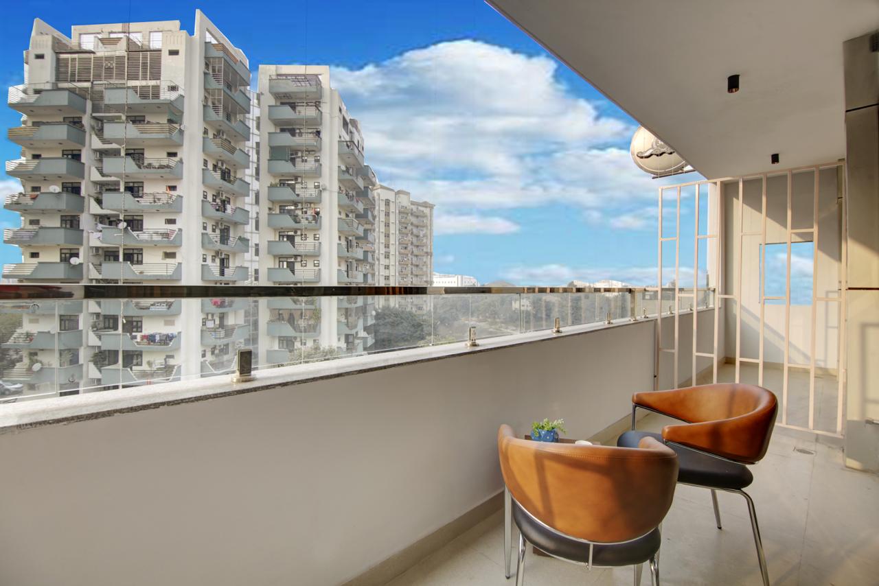 360 Degree Hotel Medicity - Tap to explore photos