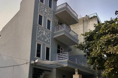 The Gleam Hotel, Gurgaon