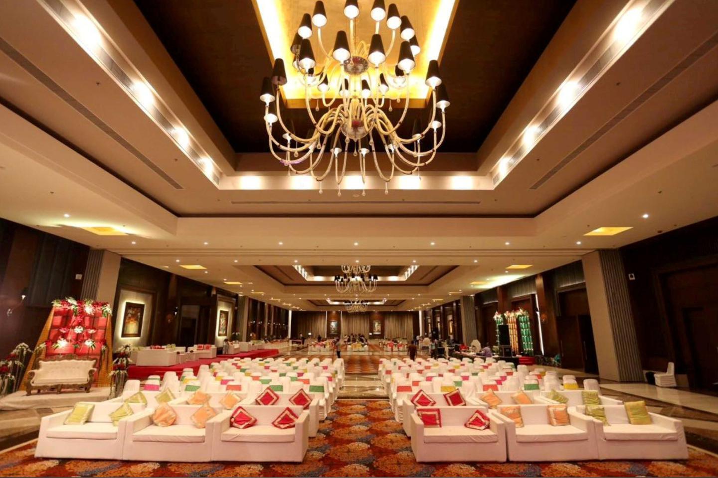 Sheraton Grand Palace Indore Indore Hotel Price, Address & Reviews