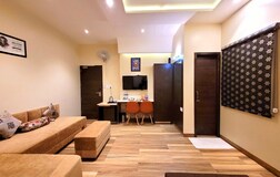Presidential Suite with Balcony and Work Desk