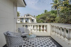 Stylish Villa w huge pvt Garden 4 bedr Balcony, Goa