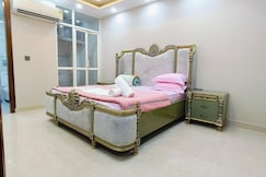 Homlee Shanti 3BHK Elevator Parking Central DEL, Delhi