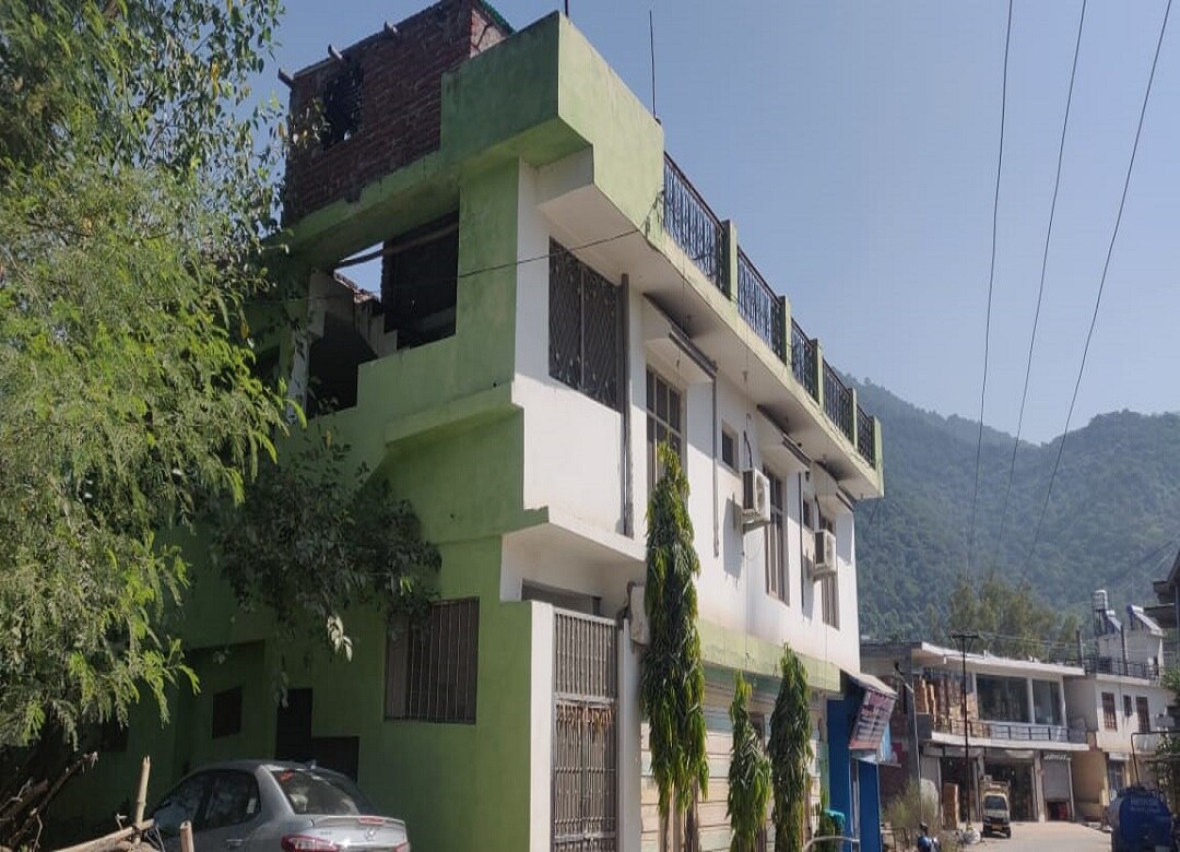 POOJA HOME STAY - Tap to explore photos