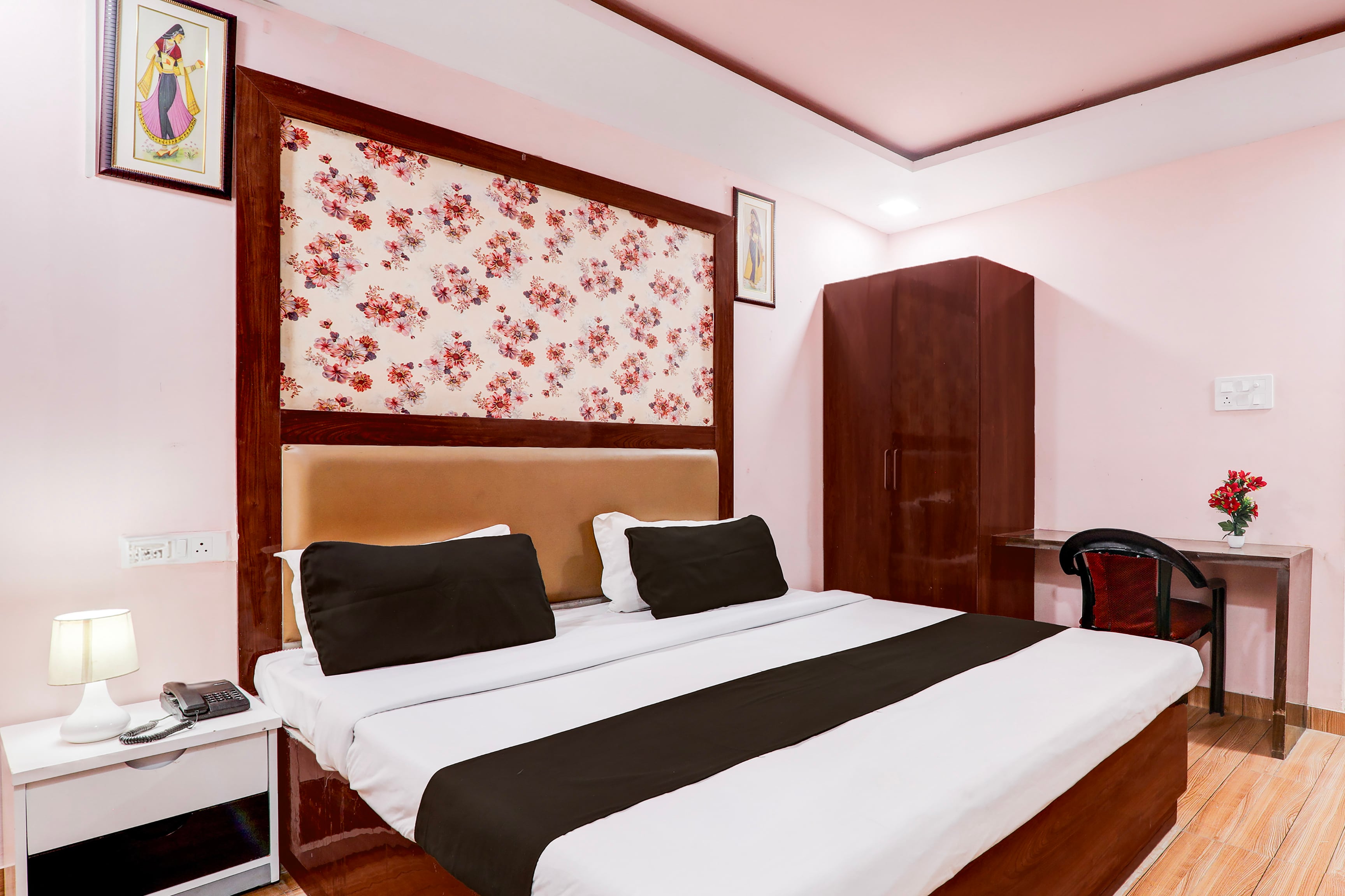 Super Hotel O BBD Lucknow Formerly 7th Heaven - Tap to explore photos