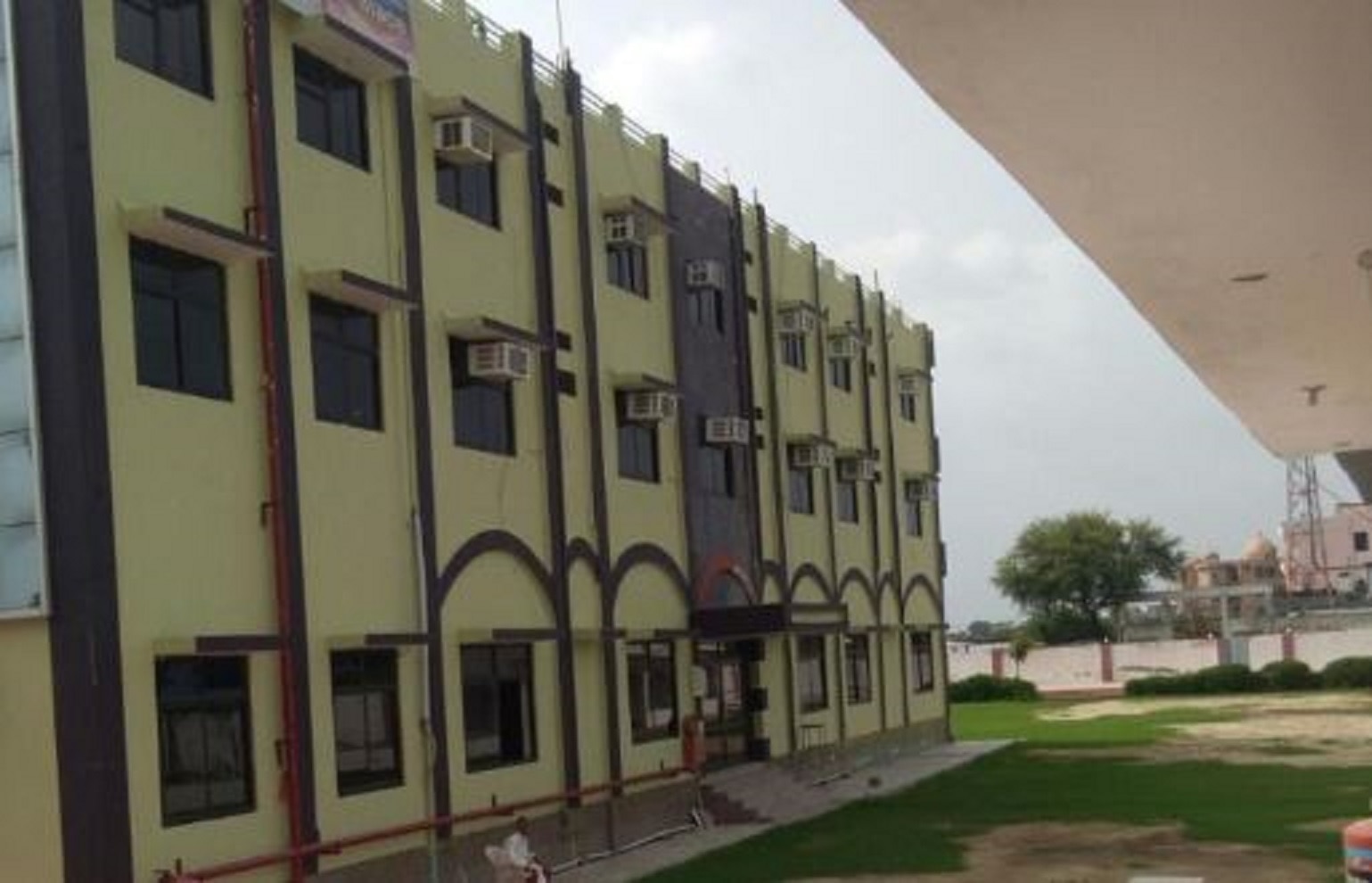 Hotel Aditya Palace - Tap to explore photos