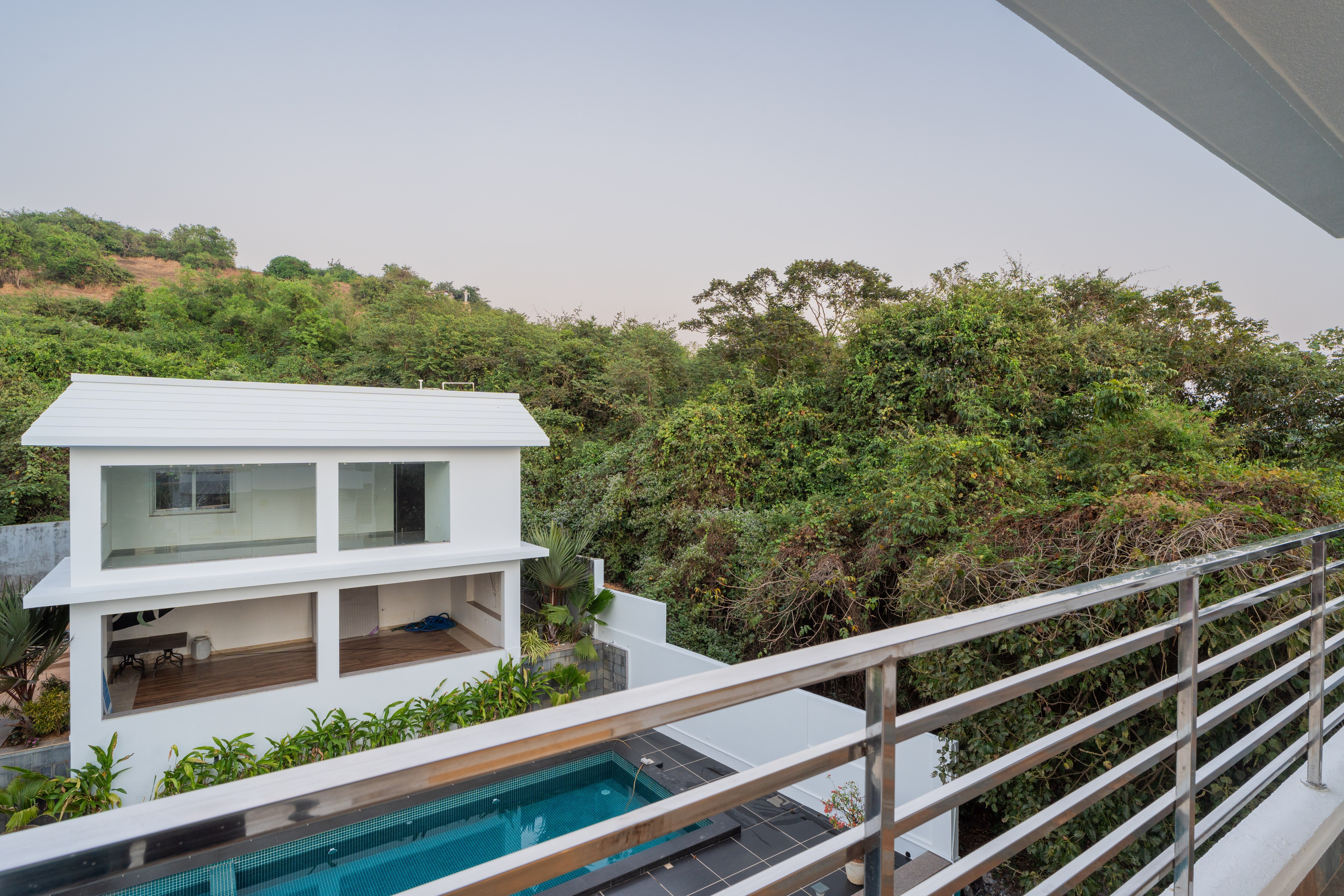 Alaya Stays Luxfort 4 BHK with Pvt Plunge Pool & Lift - Tap to explore photos