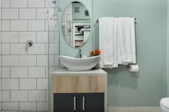 Neighbourgood Castle, Cape Town