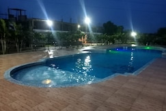 STAYMAKER Gharana Hotel and Resort