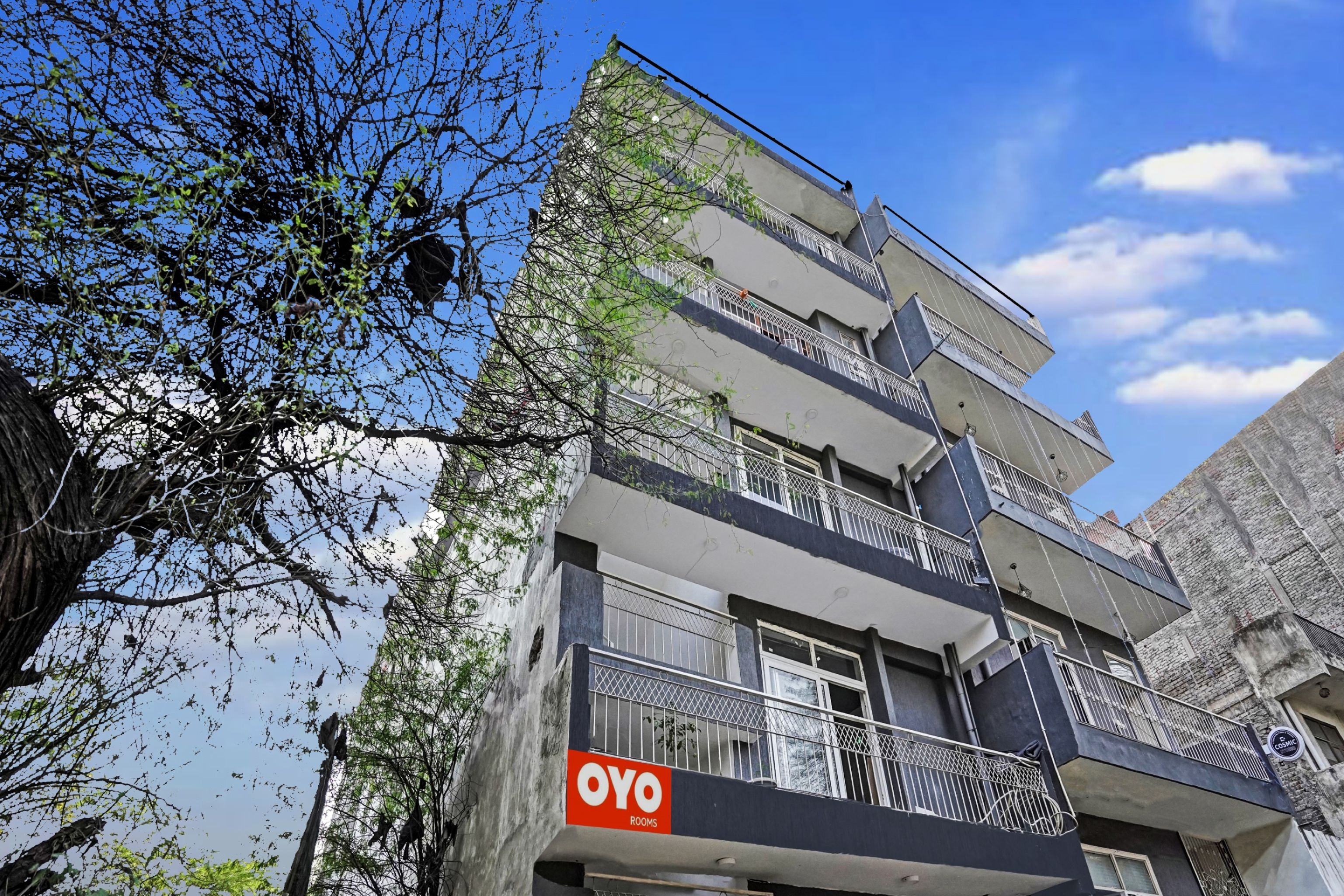 OYO Sunrise Villa Near Select Citywalk Mall - Tap to explore photos