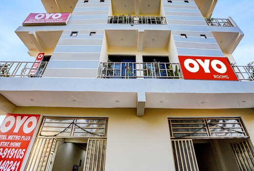 Hotel O Metro Plus Near Nangloi Metro Station