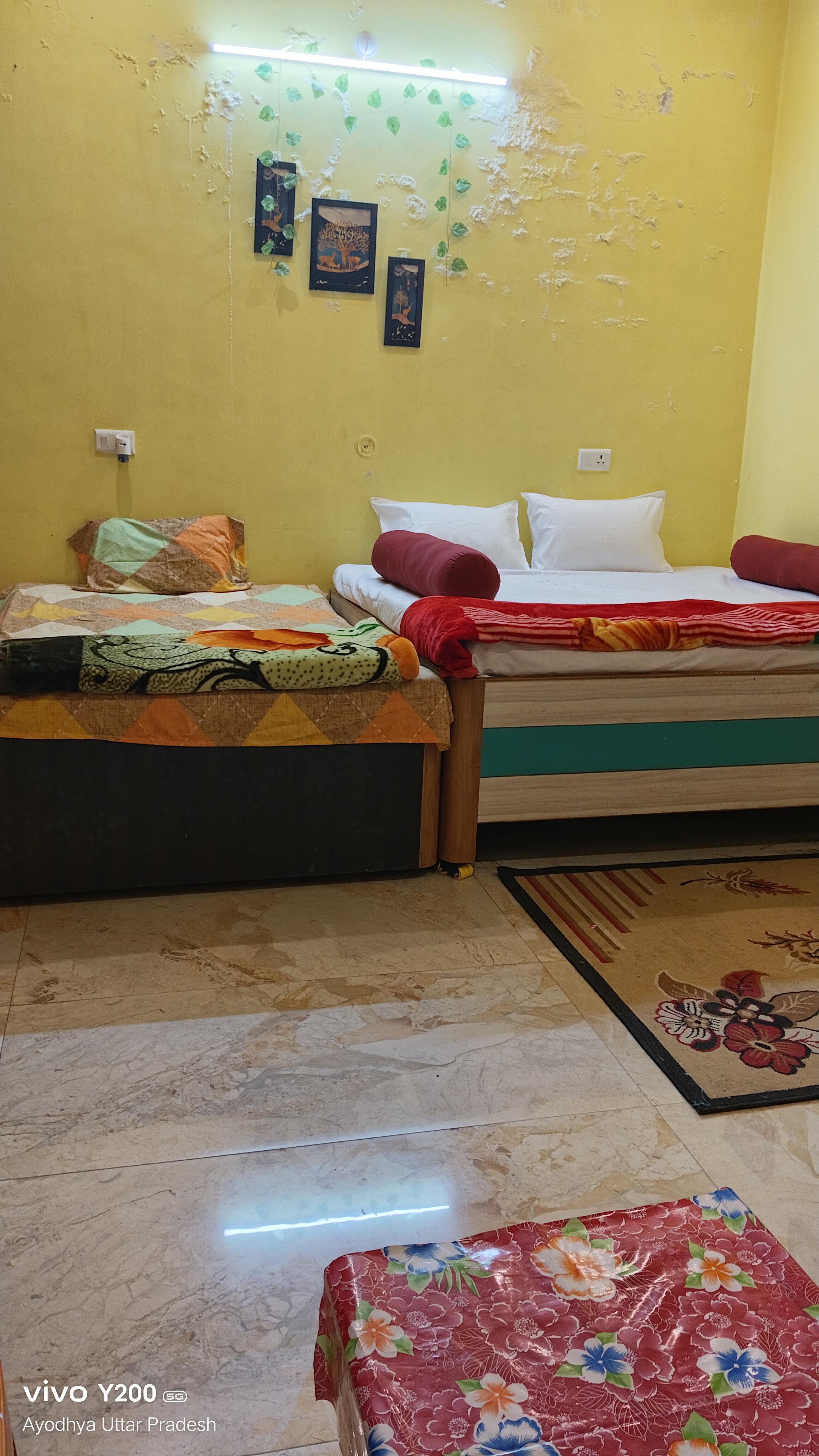 Siya's Raam  Homestay - Tap to explore photos