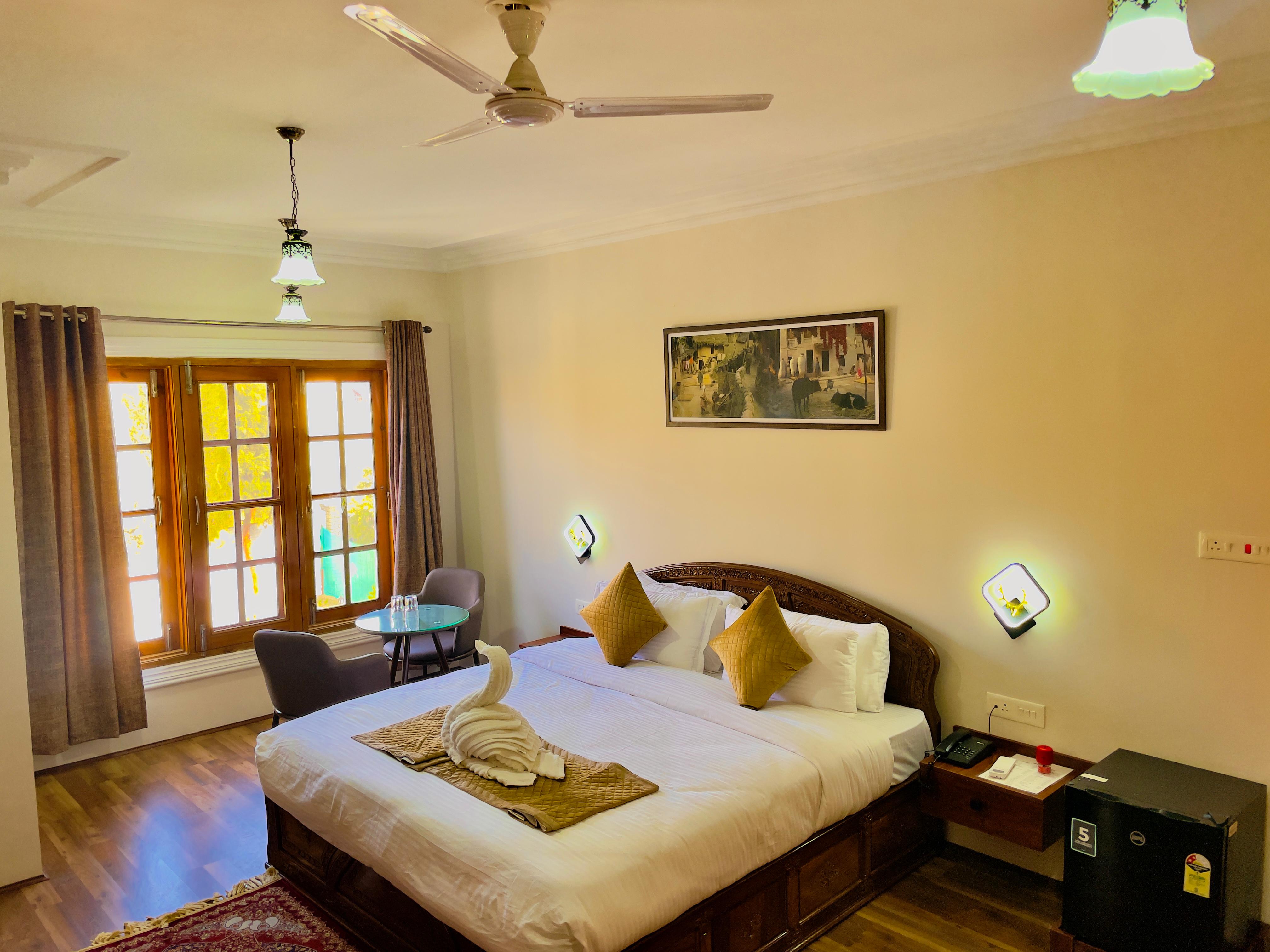 Gulberg Retreat by Stay Pattern - Airport - Tap to explore photos