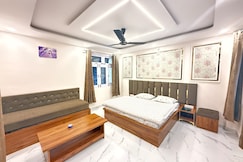 SanjayHomeStay, Mori