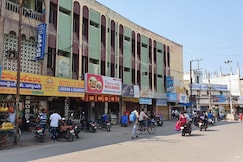HOTEL L G RAM, Sultanabad