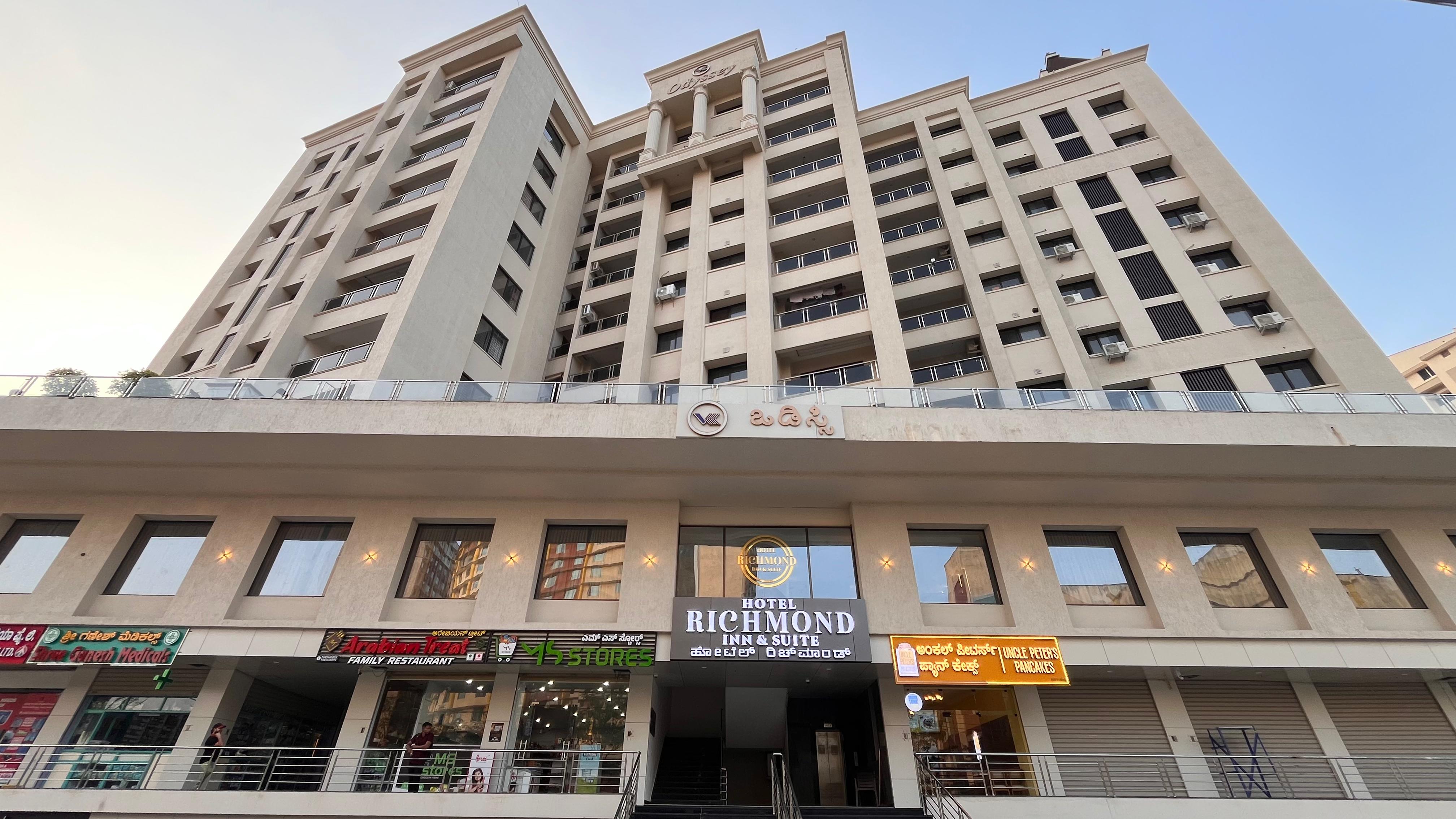 Richmond Inn and suites - Tap to explore photos