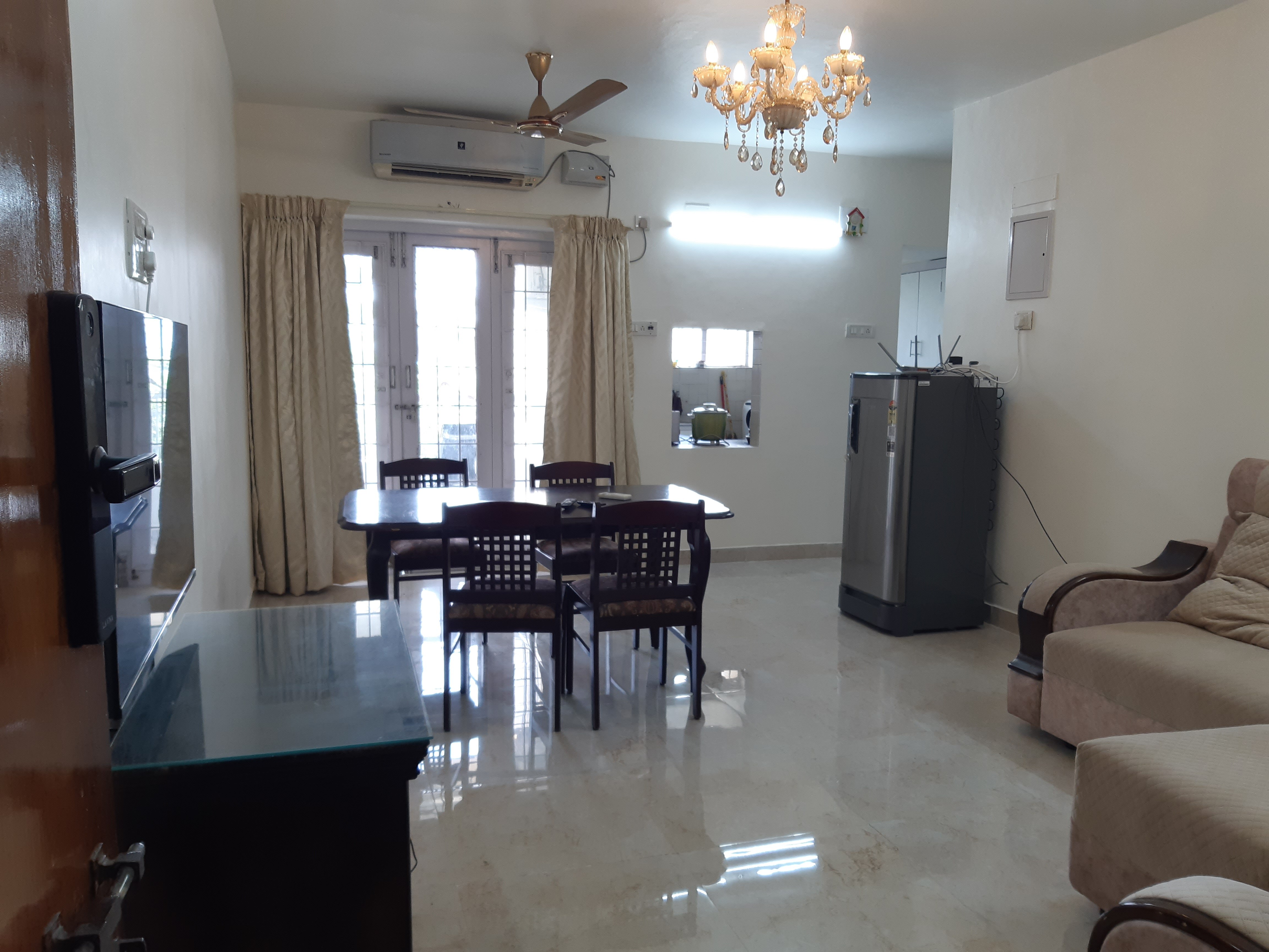 Superb Flat in  Chennai Shopping District - Tap to explore photos