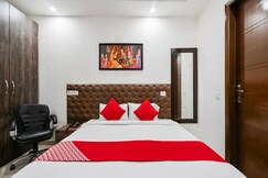 Super Hotel O Premium Rooms Chhatarpur, Delhi