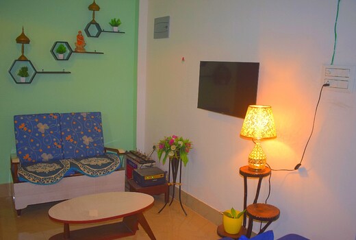 TULIP HOMESTAY
