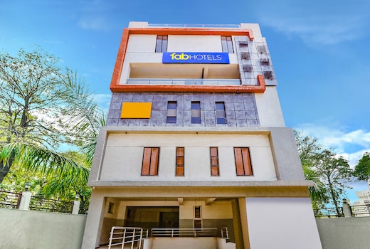FabExpress Starhood - Nr Lanco Hills, Manikonda